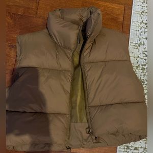 Tan Cropped vest M